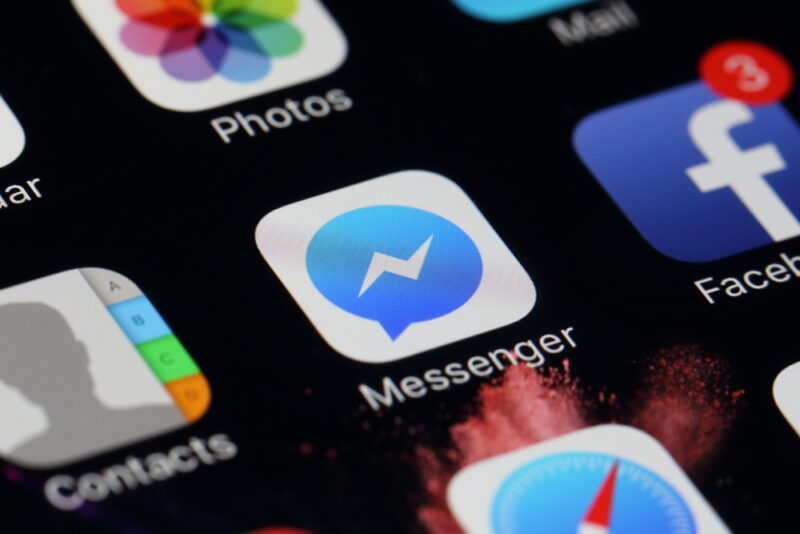 messengers in social media applications
